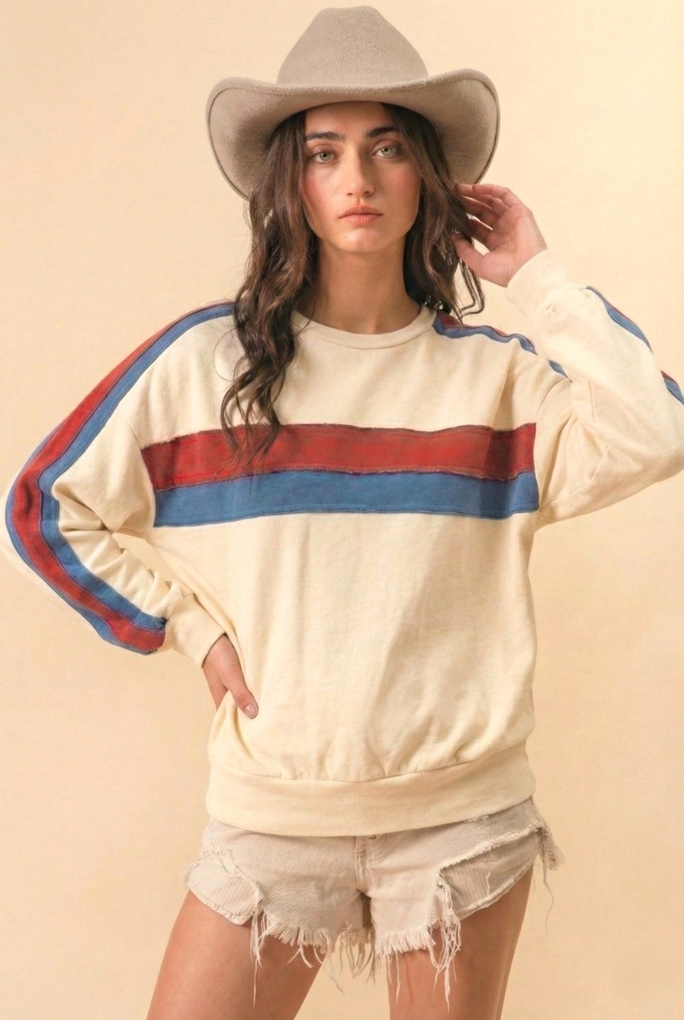 IT5252H-01_IVORYREDBLUE_5218676